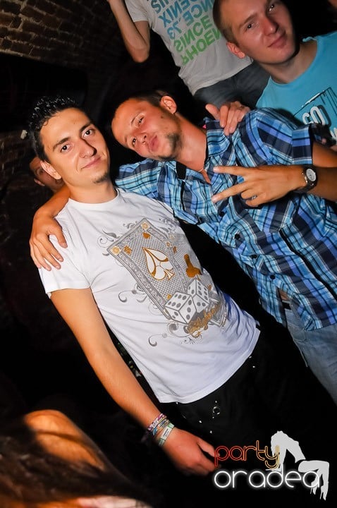 Muzică şi dans în Escape, 