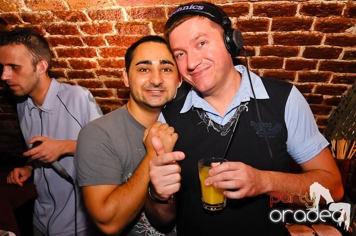 Muzică şi dans în Escape, 