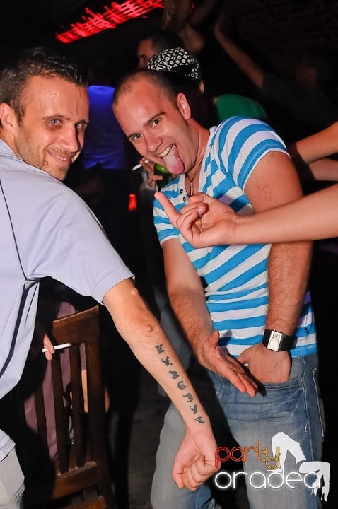 Muzică şi dans în Escape, 