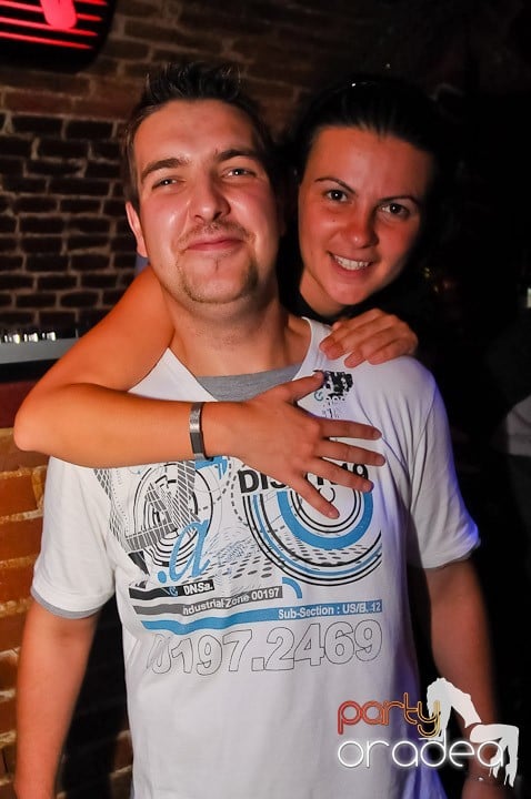 Muzică şi dans în Escape, 