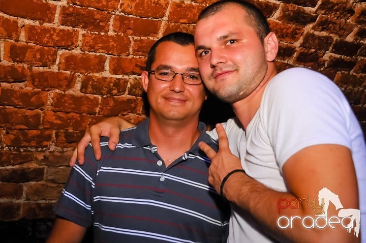 Muzică şi dans în Escape, 