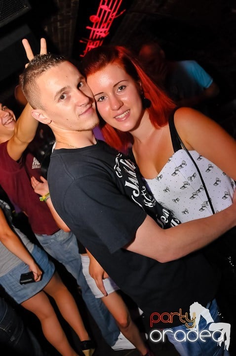 Muzică şi dans în Escape, 