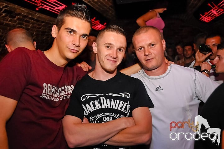 Muzică şi dans în Escape, 