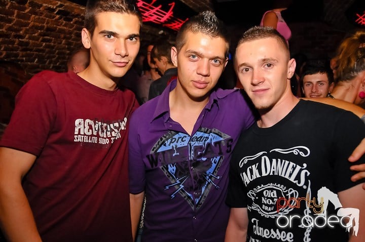 Muzică şi dans în Escape, 