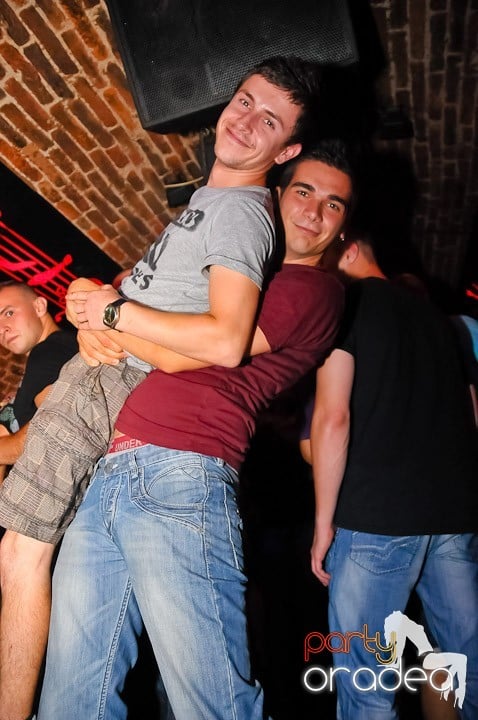 Muzică şi dans în Escape, 