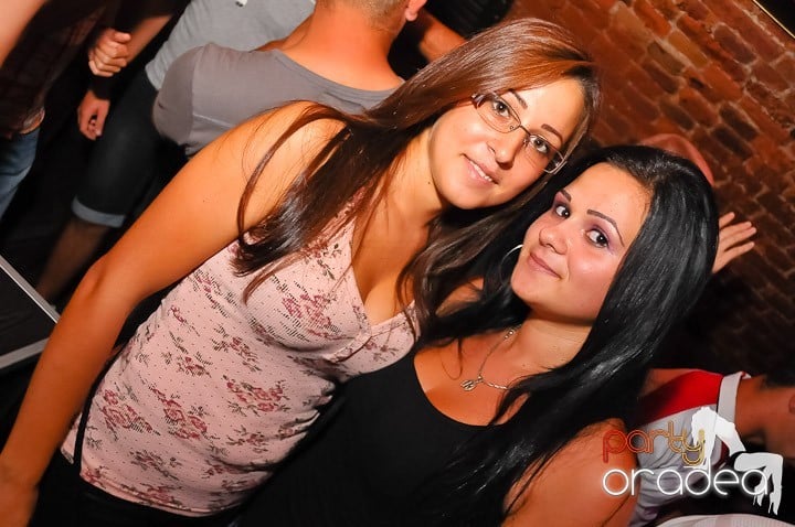 Muzică şi dans în Escape, 