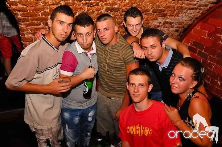 Muzică şi dans în Escape, 