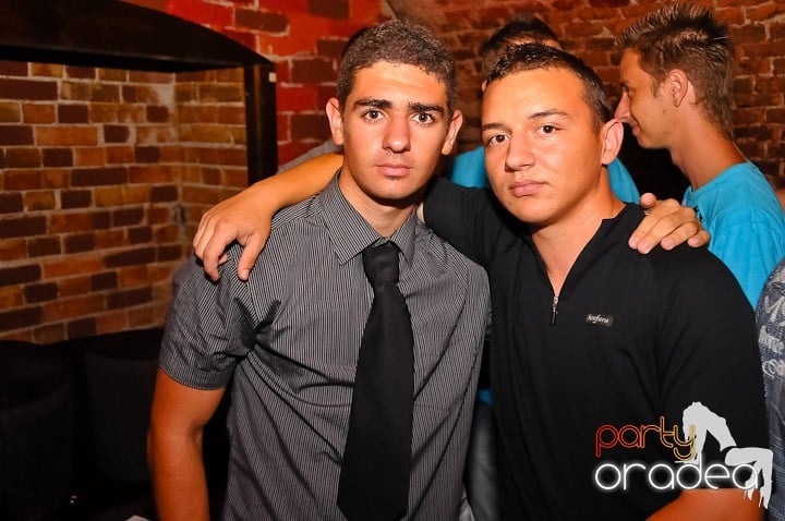 Muzică şi dans în Escape, 