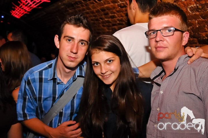 Muzică şi dans în Escape, 