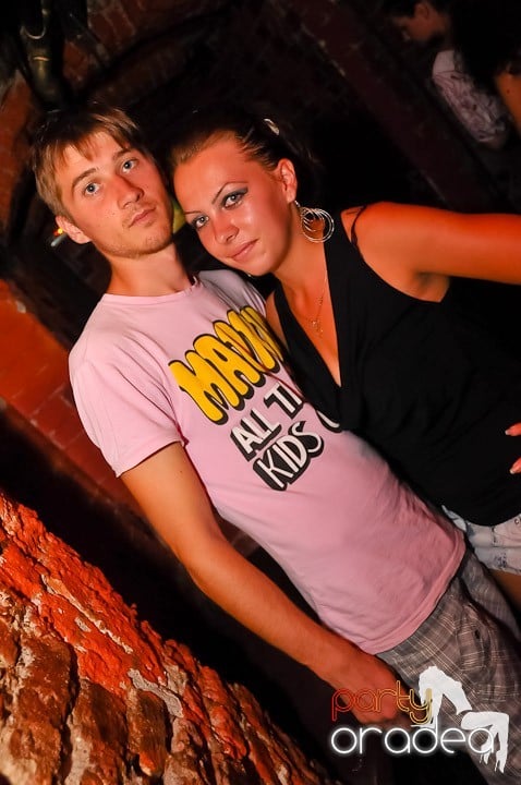 Muzică şi dans în Escape, 