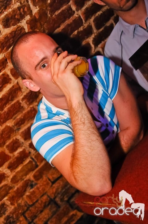 Muzică şi dans în Escape, 