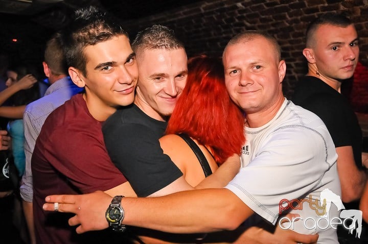 Muzică şi dans în Escape, 