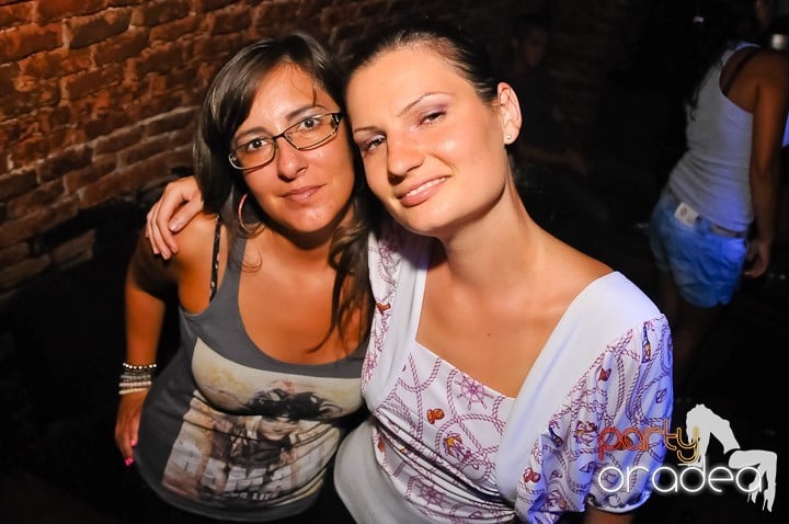 Muzică şi dans în Escape, 