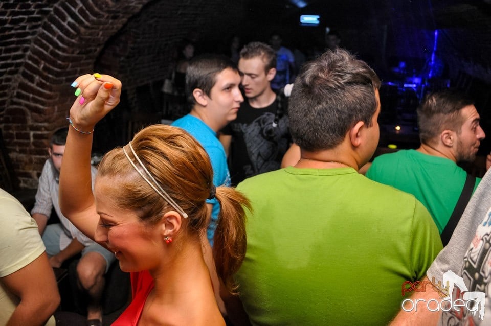 Muzică şi voie bună în Club Escape, 