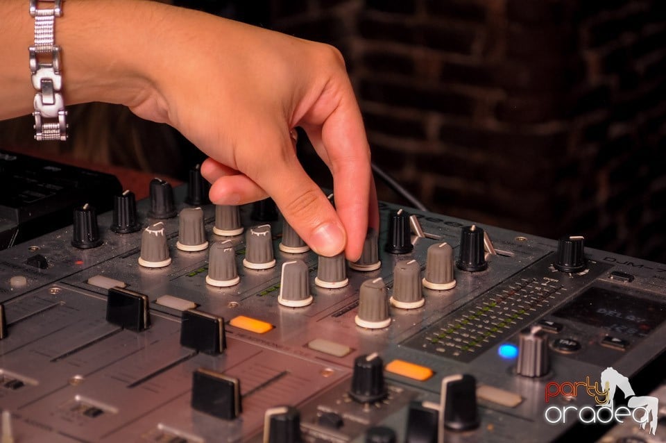 Muzică şi voie bună în Club Escape, 