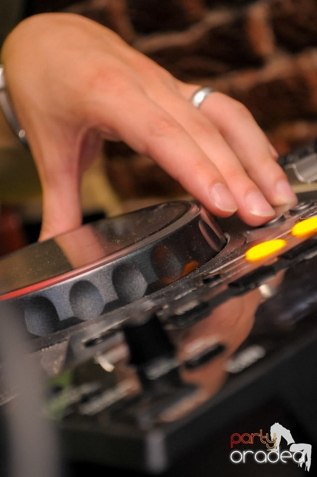 Muzică şi voie bună în Club Escape, 