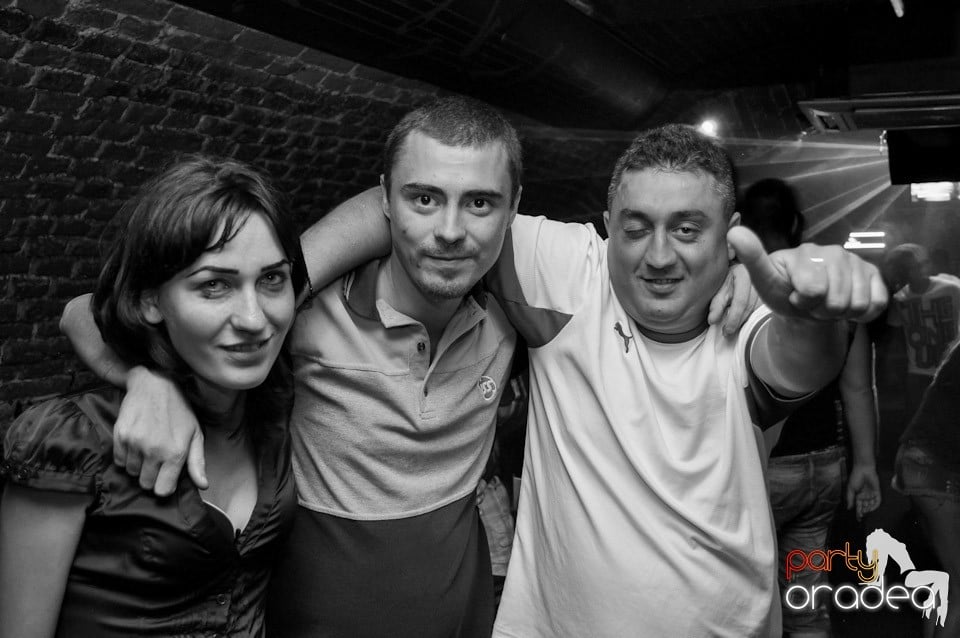 Muzică şi voie bună în Club Escape, 