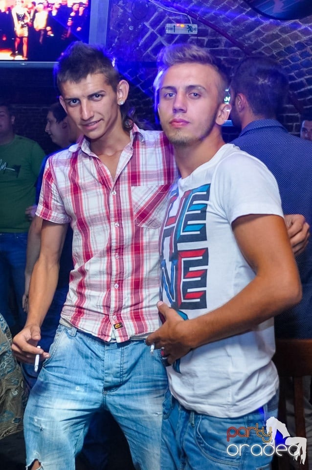 Muzică şi voie bună în Club Escape, 