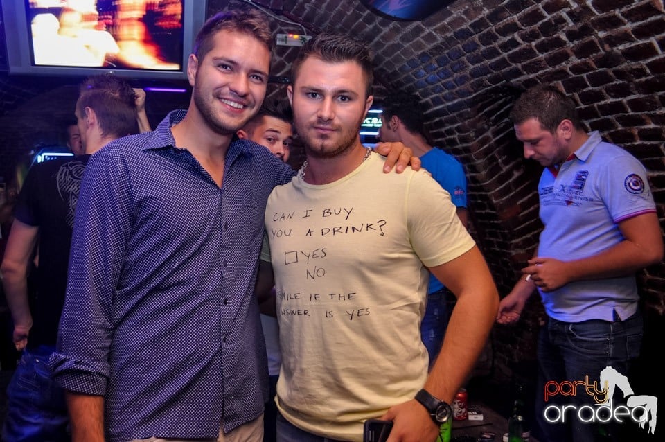 Muzică şi voie bună în Club Escape, 