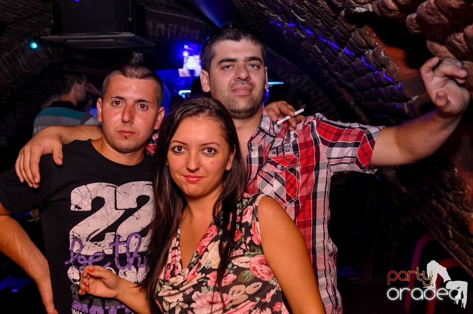 Muzică şi voie bună în Club Escape, 