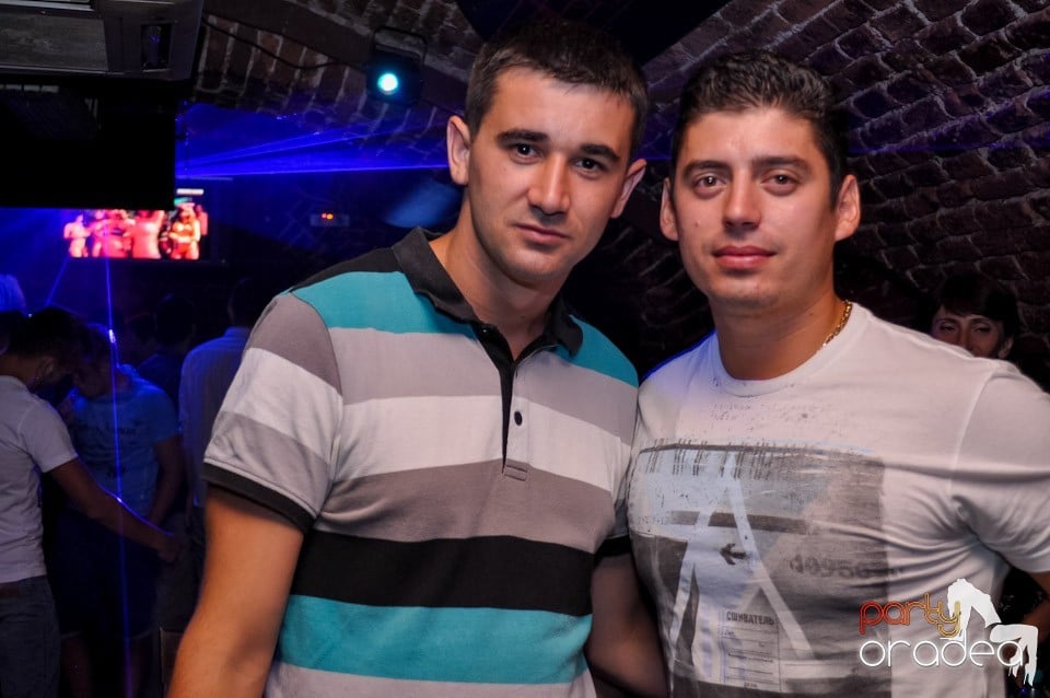 Muzică şi voie bună în Club Escape, 