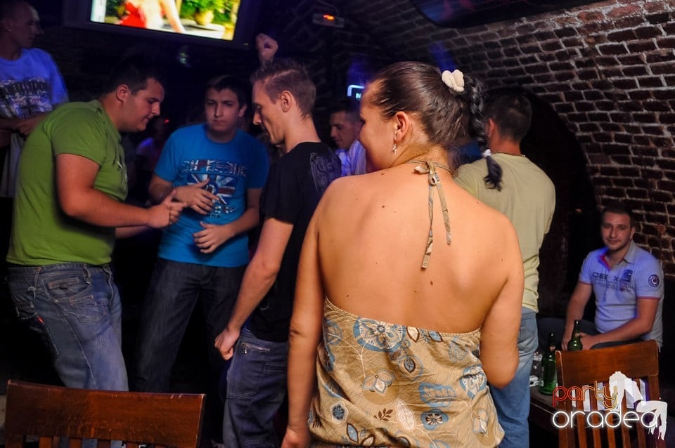 Muzică şi voie bună în Club Escape, 