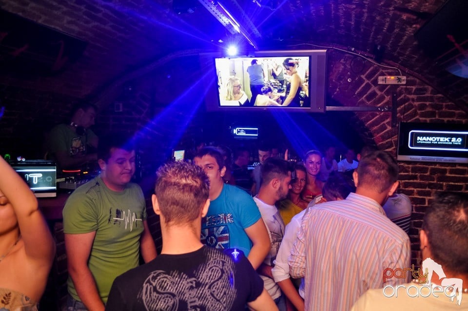 Muzică şi voie bună în Club Escape, 
