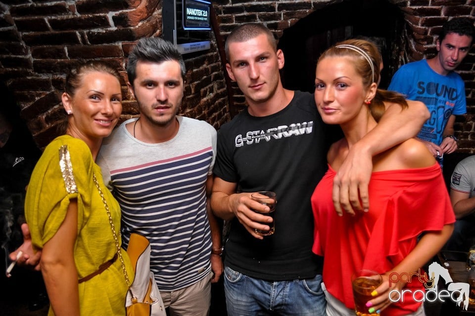 Muzică şi voie bună în Club Escape, 