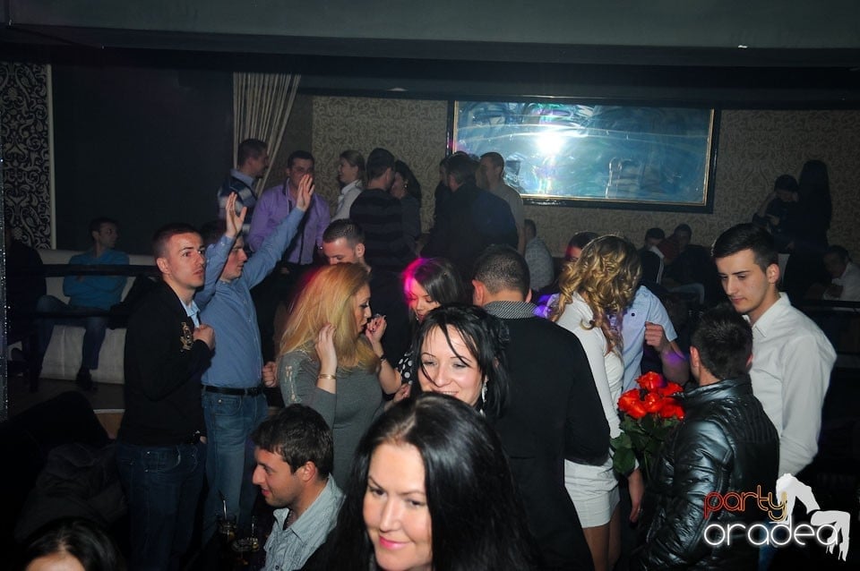 Nebunie în Club Life, 