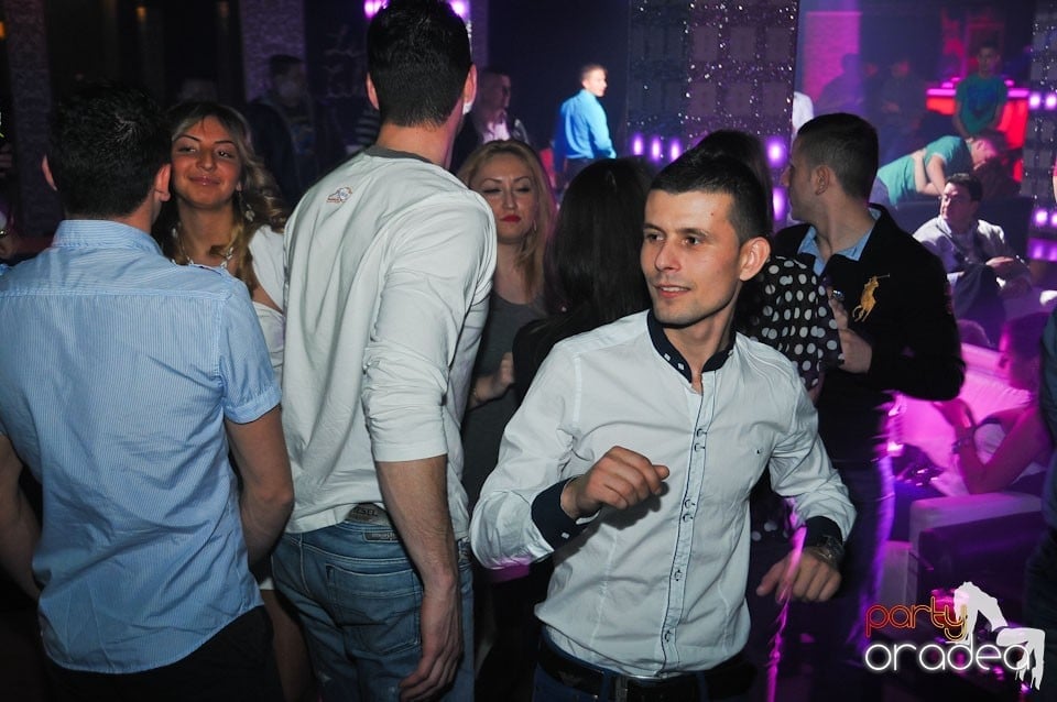 Nebunie în Club Life, 