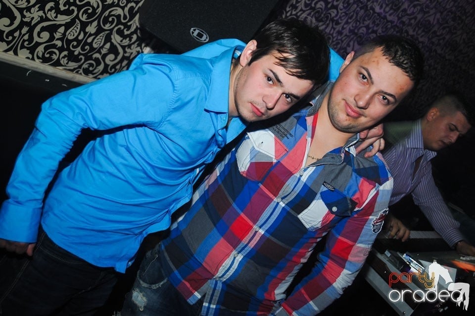 Nebunie în Club Life, 