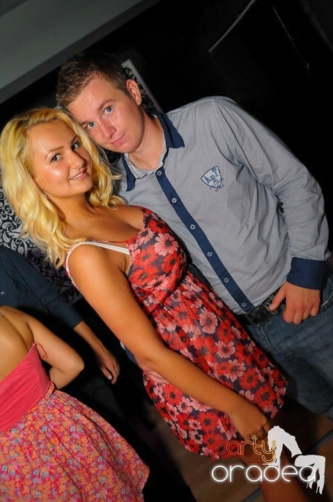 Nebunie în Club Life, 