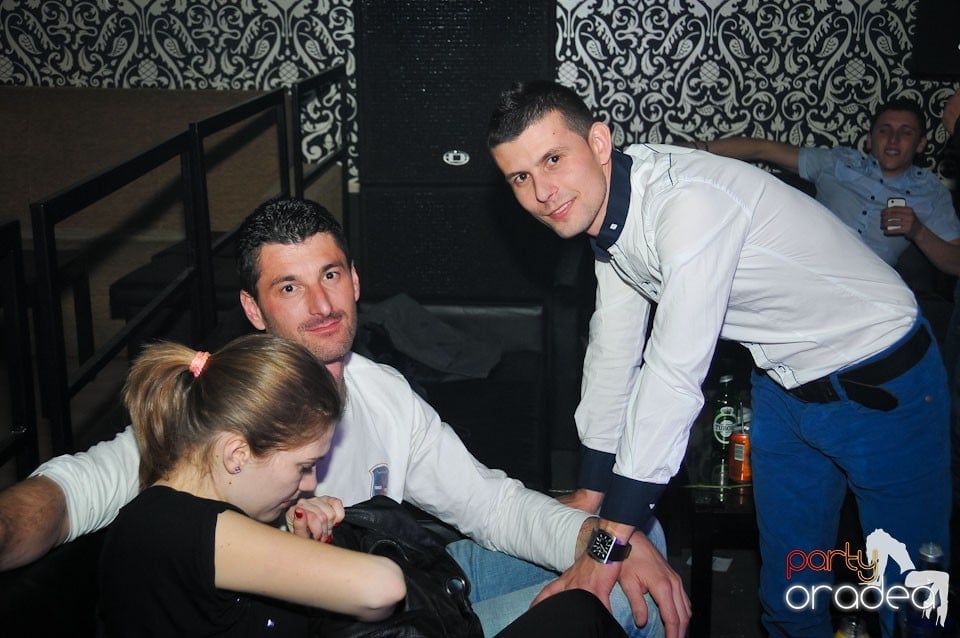 Nebunie în Club Life, 