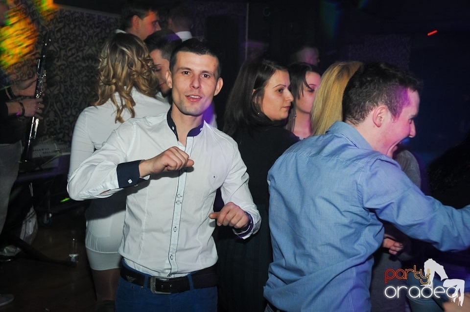 Nebunie în Club Life, 