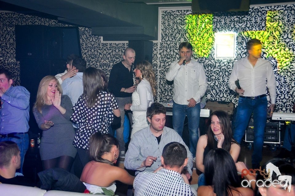 Nebunie în Club Life, 