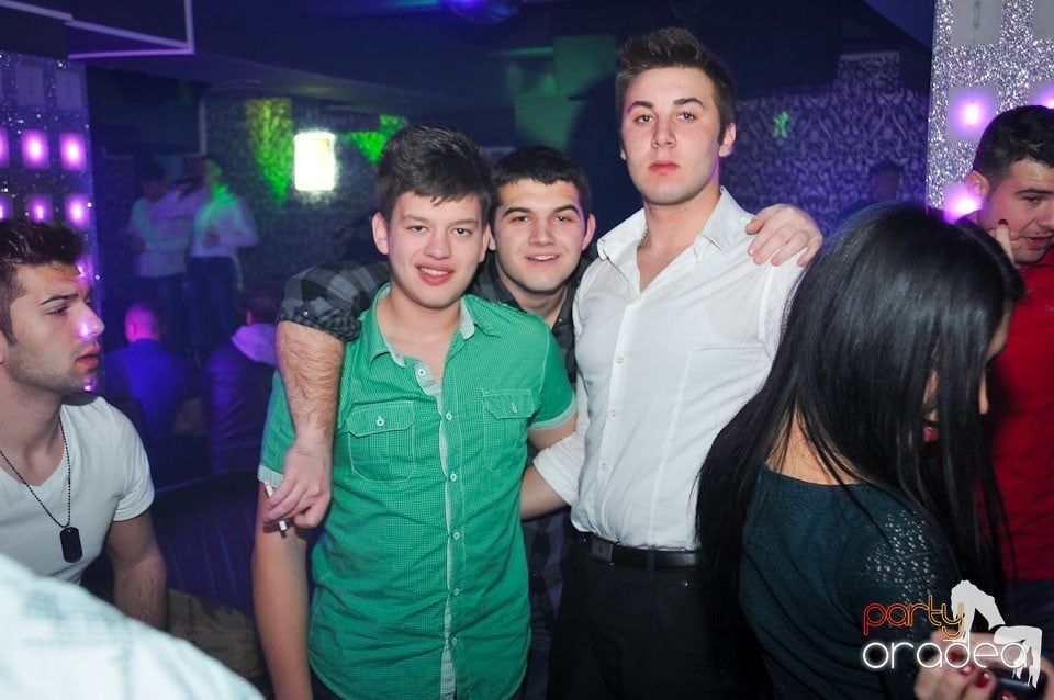 Nebunie în Club Life, 