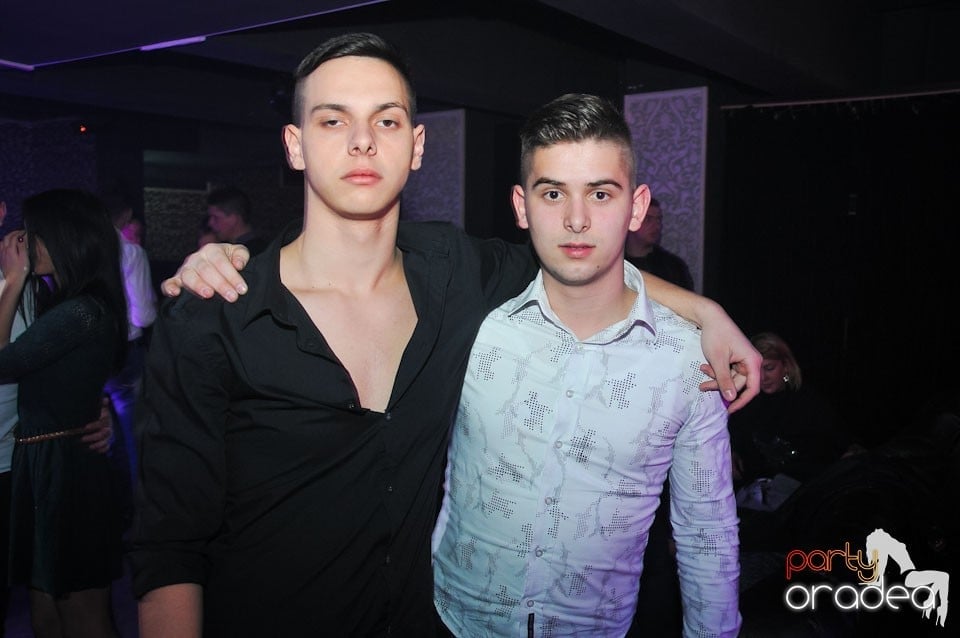 Nebunie în Club Life, 
