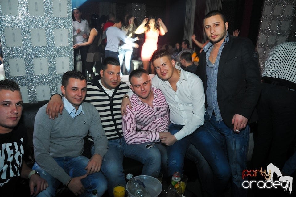 Nebunie în Club Life, 