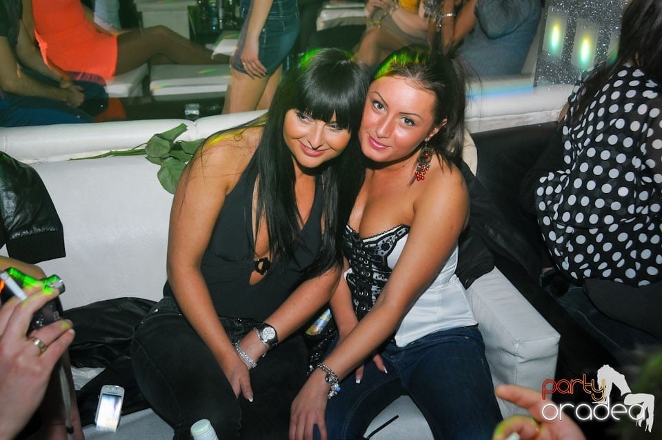 Nebunie în Club Life, 