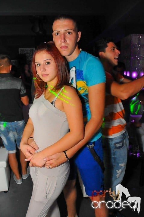 Nebunie în Club Life, 