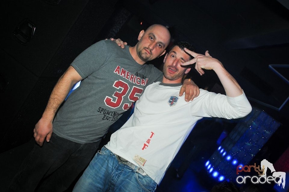 Nebunie în Club Life, 