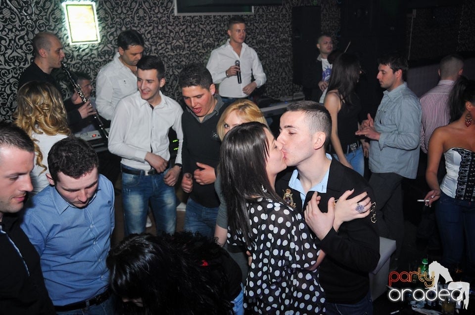 Nebunie în Club Life, 