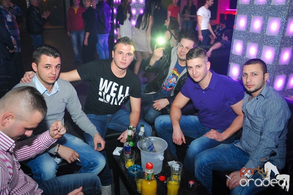 Nebunie în Club Life, 