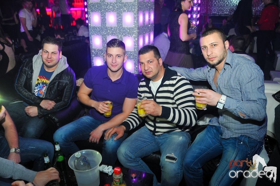 Nebunie în Club Life, 