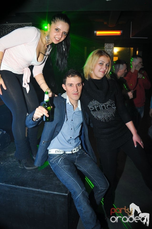 Nebunie în Club Life, 