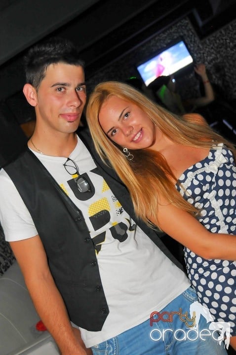 Nebunie în Club Life, 