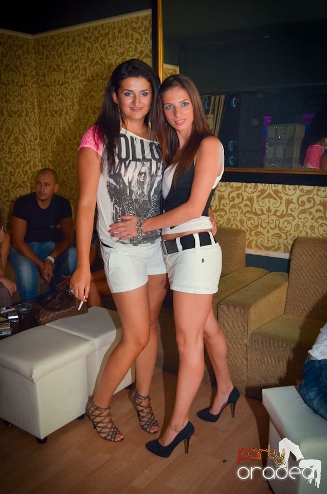 Nebunie în Club Life, 