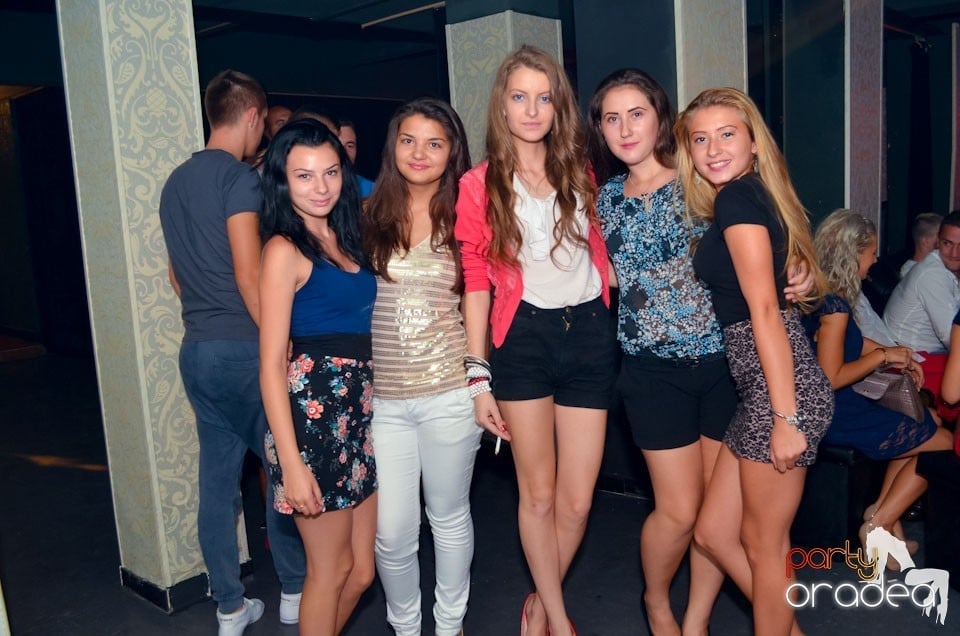 Nebunie în Club Life, 