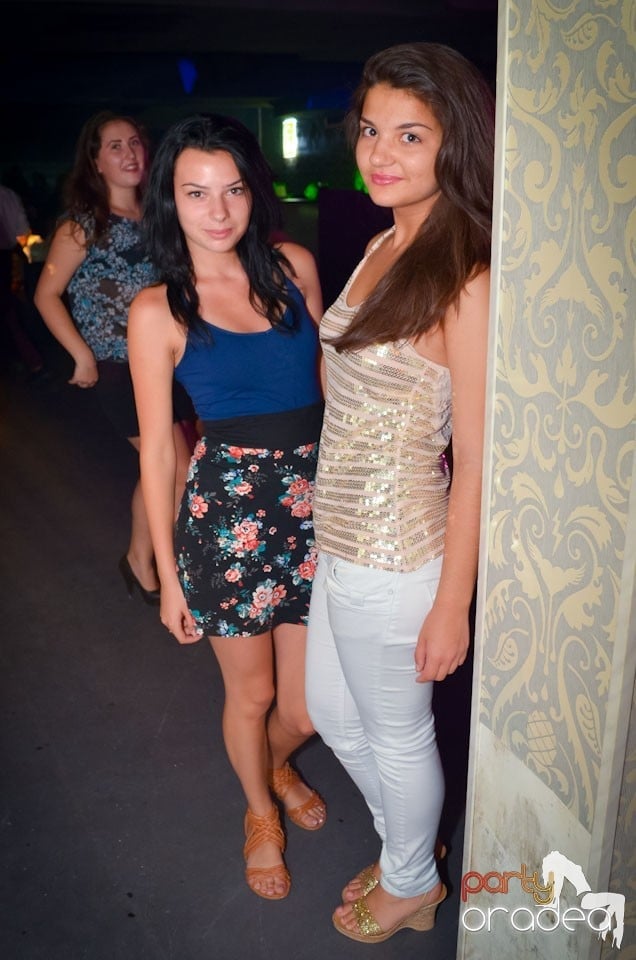 Nebunie în Club Life, 