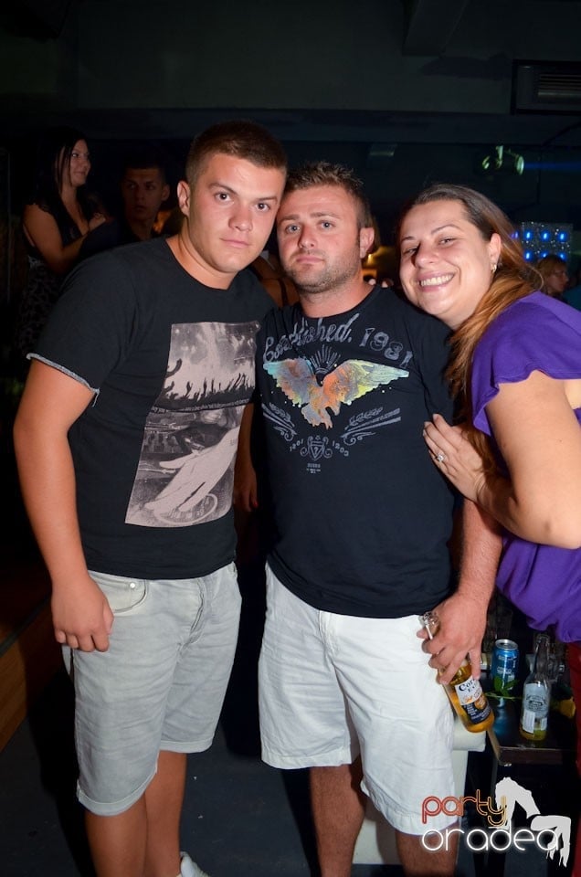 Nebunie în Club Life, 